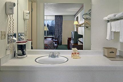 Budget Host Inn and Hotel